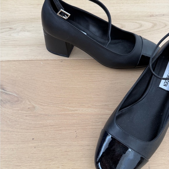 Steve Madden Eli Black Block Heel with patent tip - ankle strap - Picture 6 of 16